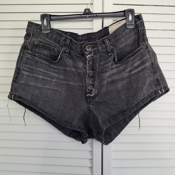 Rag & Bone Marilyn High Rise Button Fly Mini Denim Shorts in Black Hawk, Size 30 - Picture 2 of 10